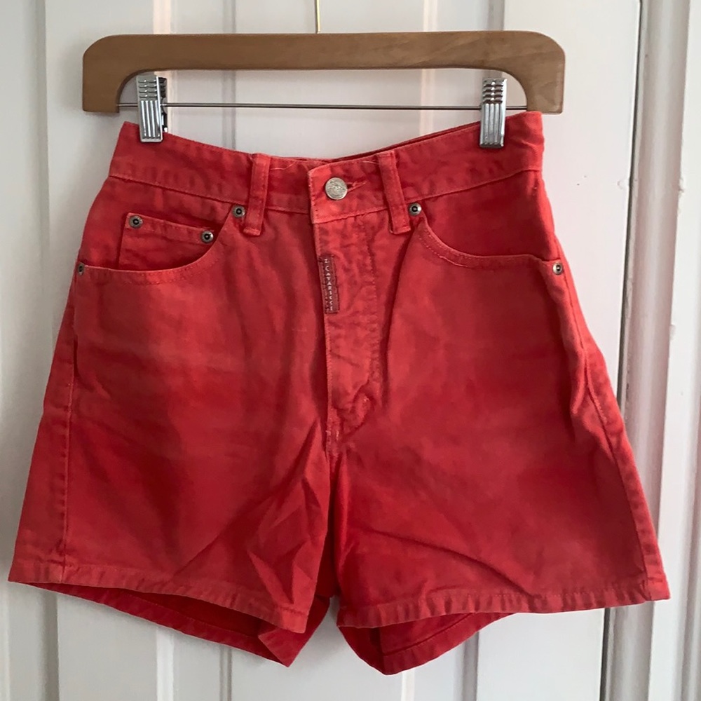 High-waisted vintage mini shorts